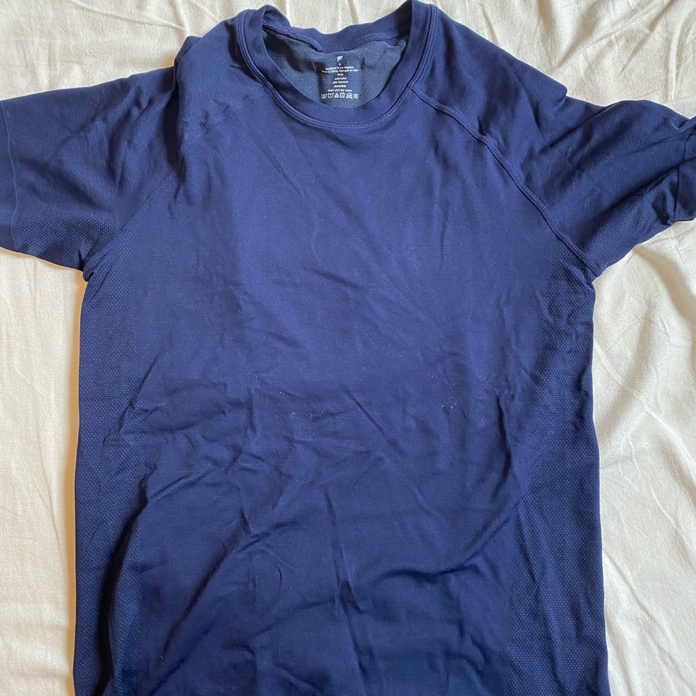Fabletics men’s medium workout shirt